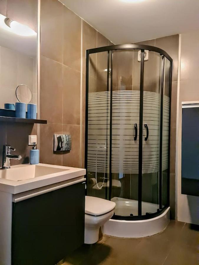 Daire Cosy 2nd Floor Flat At The Heart Of Kadikoy