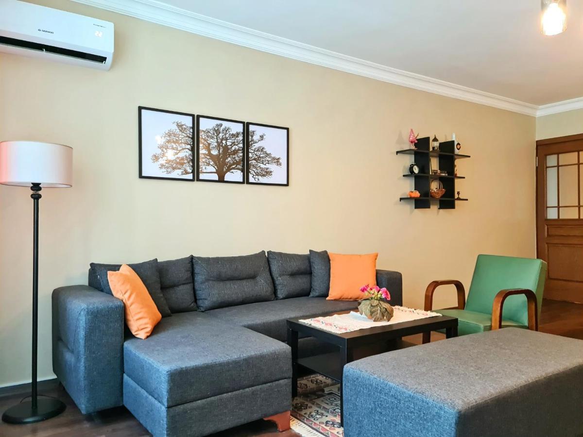 Daire Cosy 2nd Floor Flat At The Heart Of Kadikoy